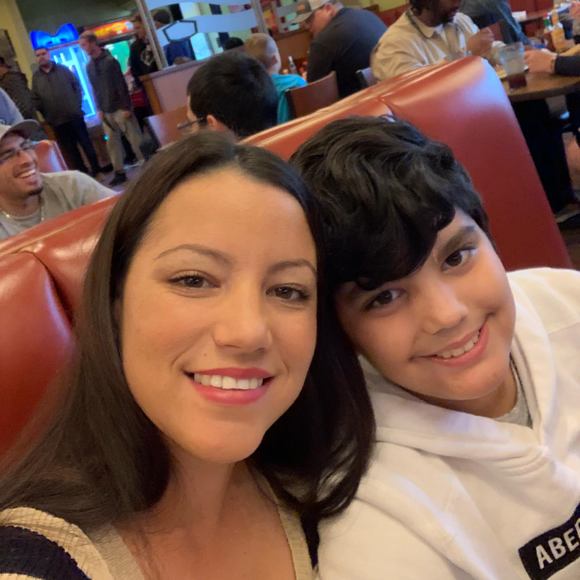 Meet your Posher, Dailyn - Picture 1 of 1